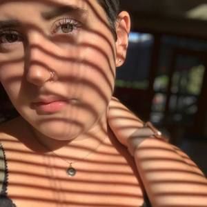 Meet your Posher, Chloe